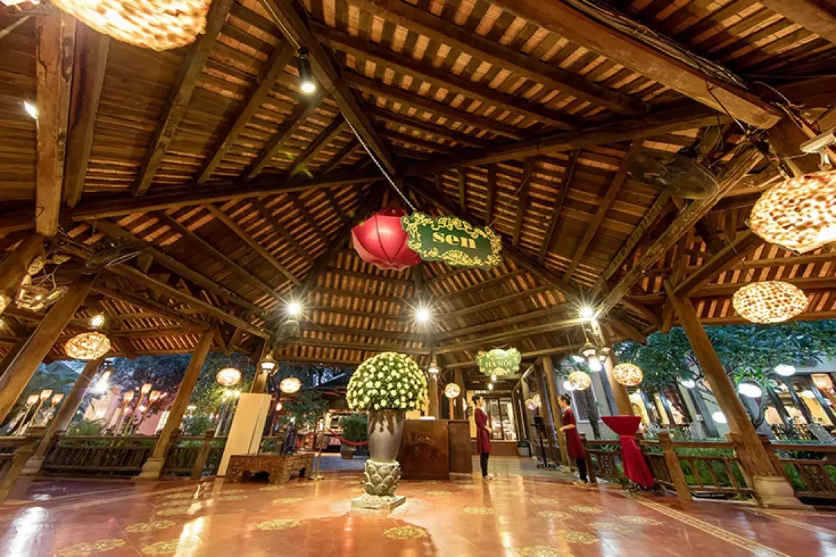 buffet-sen-tay-ho-restaurant-hanoi-thumb-1706335678 buffet-sen-tay-ho-restaurant-hanoi-thumb-1706335678